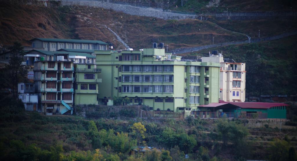 Hotel Uday Palace Pipalkoti Esterno foto